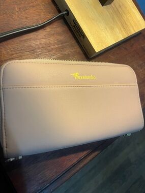 Travelambo Blush Zip-Around Wallet